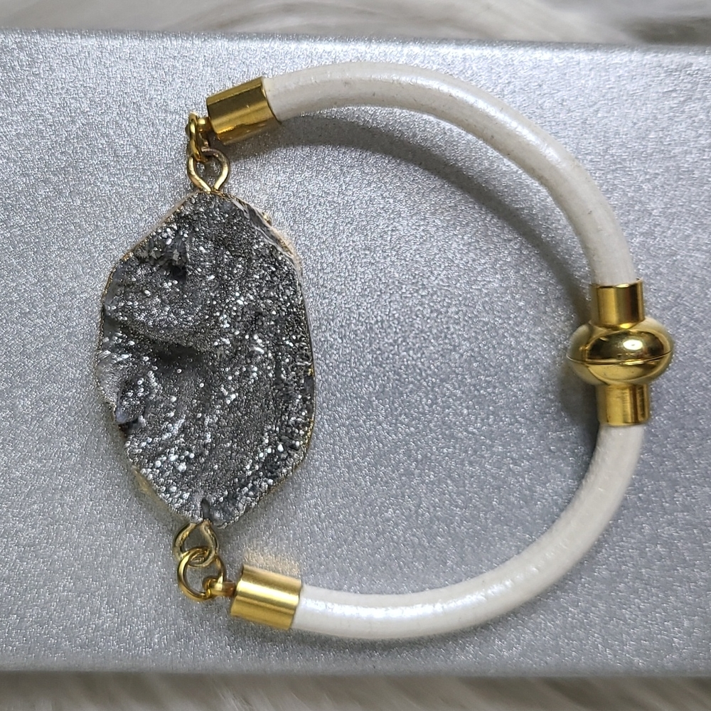 Brand New Bracelet Silver Gold White Goede Stone Magnetic Closure  Stackable Fun - Picture 4 of 5
